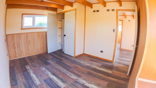Casa Dos Pisos/ Lomas De Ten-ten/ Castro/ Isla Grande Chiloé