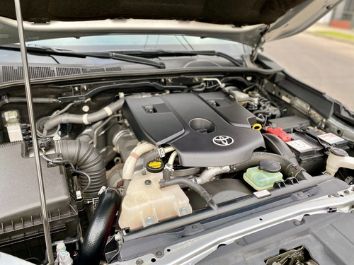 Toyota Hilux Srx Automatica 4x4 Services Oficiales Impecable
