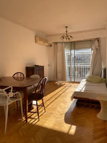 Departamento De Dos Dormitorios En Venta En Recoleta