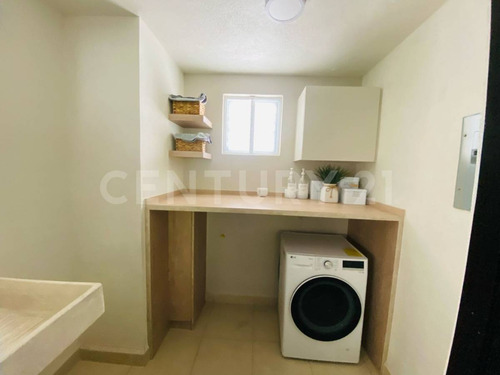 Pre Venta De Casa En Area De Cumbres En Fraccionamiento Privado
