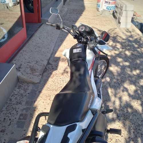 Imagen 10 de 13 de Honda Xr 190l Modelo 2019