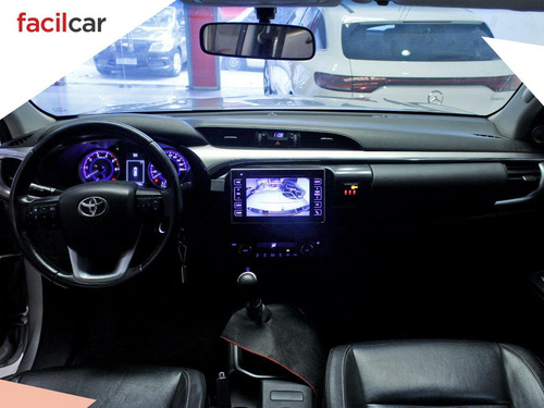 Imagen 19 de 25 de Toyota Hilux Srv 4x2 Turbo Diesel 2.8 2018 Excelente!!