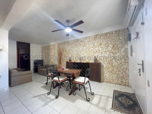 Imagen 11 de 13 de Bella Casa En Venta En Puerta Maraven Punto Fijo 04146954944 23-3982