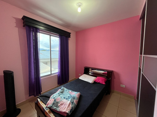 Vendo Casa En San Pablo Heredia En Condominio La Valencia, Excelente Ubicación, Tiene Patio, Es Muy Iluminada Y Ventilada
