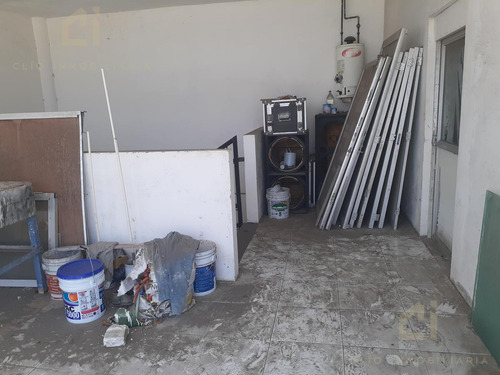 Edificio En Venta En Esquina Con Salones Para Eventos Diversos Y Oficinas Todo Climatizado