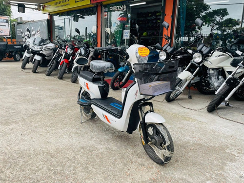 Yumbo Dakar 125 S Trx X3m Skua Dirty Casco Empa 36 Cuotas