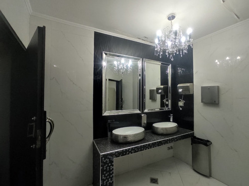 Se Vende Local 200 M2 En Abbott