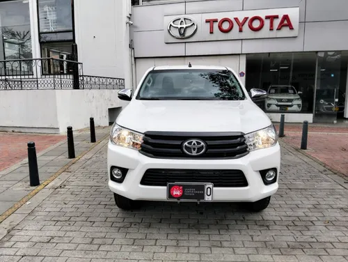 Toyota Hilux 2.7 Gasolina 4x2 Chasis Como Nueva