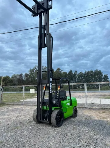 Autoelevador Sampi 3500kg Torre Triple C/desp Motor Izusu