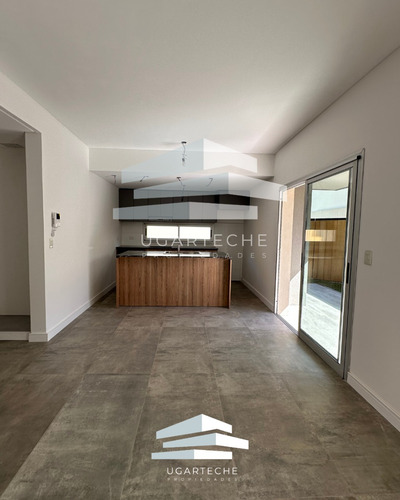Venta - Departamento Con Jardín, Monte Grande