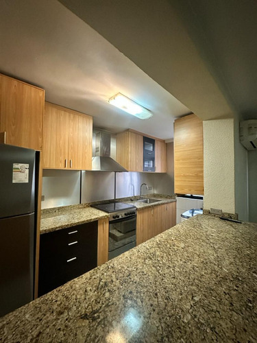 En Alquiler Apartamento En Urbanización San Isidro. Yb7263