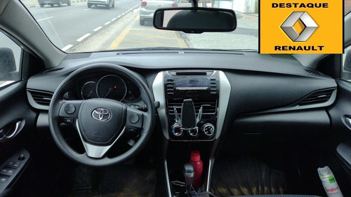 Imagem 6 de 10 de Toyota Yaris Xl