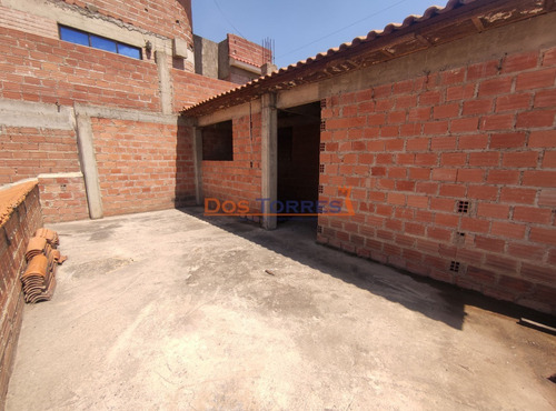 Imagen 3 de 8 de 129.000$us Casa En Venta Sobre La Avenida Ferroviaria Zona De Sumumpaya