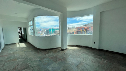 Local En Renta A Pie De Boulevard Euquerio Guerrero 85 M2 Segundo Nivel