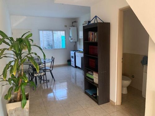 Imagen 4 de 9 de Duplex 2 Dormitorios En Venta- Belén De Escobar