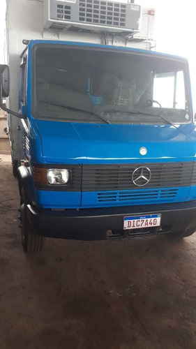 Mercedes Bens Mb710