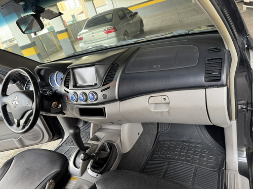 Mitsubishi L200 3.2 Triton Hpe Cab. Dupla 4x4 Aut. 4p