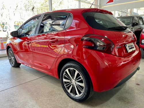 Imagen 3 de 11 de Peugeot 208 1.6 5ptas Allure 115cv
