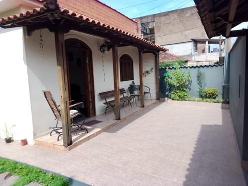 Venda De Casa Aconchegante Em Bairro Tranquilo