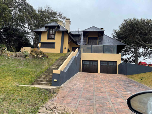 Imagen 8 de 29 de Importante Casa A 100 Mtrs Del Mar Para 13 Personas.