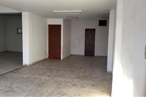 Edificio De Uso Mixto 1er Cuadro Culiacán, Ideal Para Oficinas De Negocio