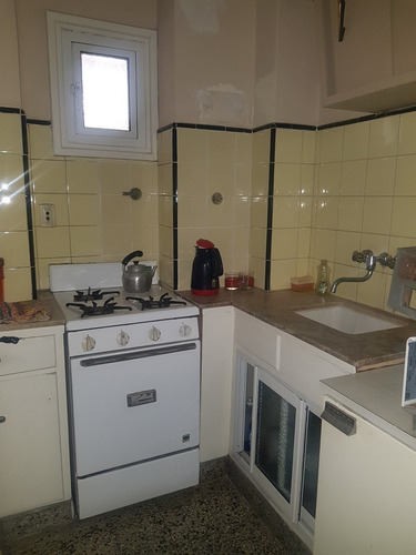 Departamento De 2 Amb A La Calle Con Balcon En Venta -