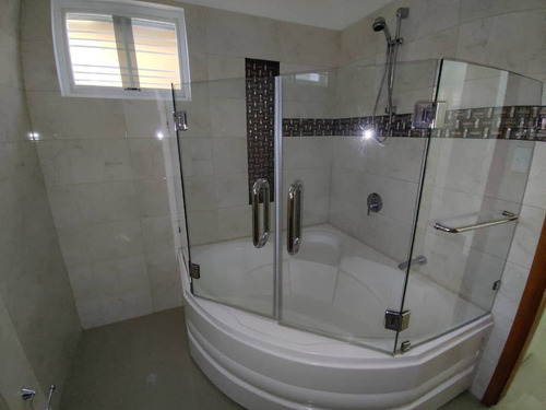 Imagen 10 de 12 de En Venta Moderna Casa De 2 Niveles
