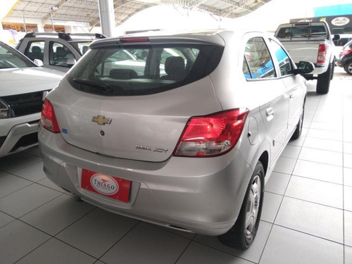 Imagem 12 de 12 de Chevrolet Onix 1.0 Mpfi Joy 8v Flex 4p Manual 2016/2017