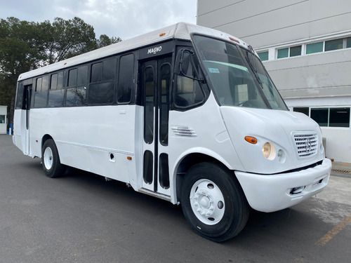 Imagen 1 de 8 de Mercedes Benz Magno