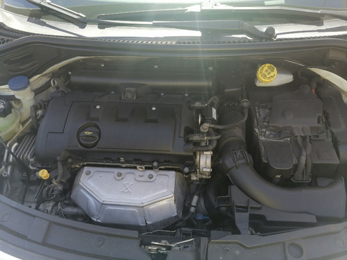 Imagen 6 de 6 de Peugeot 207 2013 Impecable