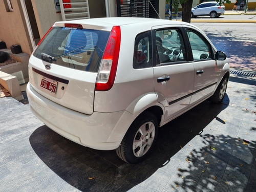 Imagen 8 de 15 de Ford Fiesta 2010 1.6 Ambiente Mp3