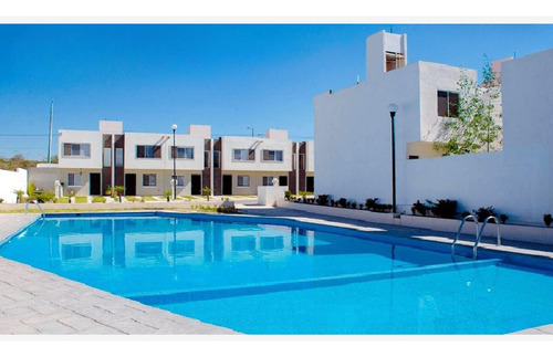 Casa De Adjudicación Bancaria En Venta Ubicada En Av. La Cantera, Condominio Los Prados 3. Fracc. Ciudad Del Sol. Cmr.