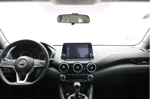 Nissan Sentra 2.0 Advance Mt
