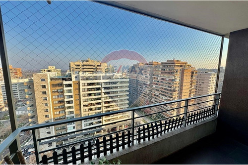 Amplio Departamento, Vista Despejada, Bajos Gastos Comunes