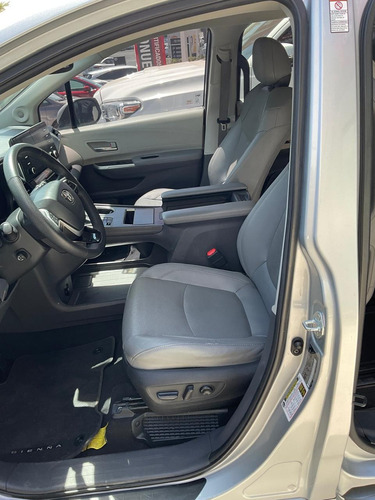 Toyota Sienna 3.5 Limited At