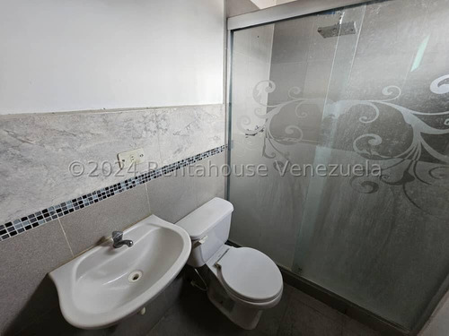 Apto 1 Piso 3h2b Urb La Orquídea Av Aragua.24-26152.hasiso.