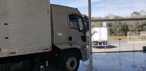 Imagem 10 de 12 de Ford Cargo 2429 2015 Bau 8m Completo C/ Ar Condicionado