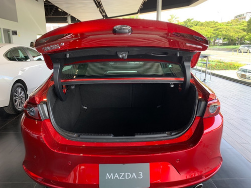 Imagen 10 de 15 de Mazda 3 Hibrido Touring Rojo Diamante