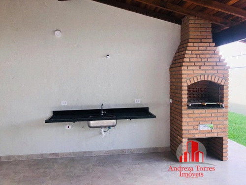 Casa À Venda No Bairro Centro - Tremembé/sp - 816
