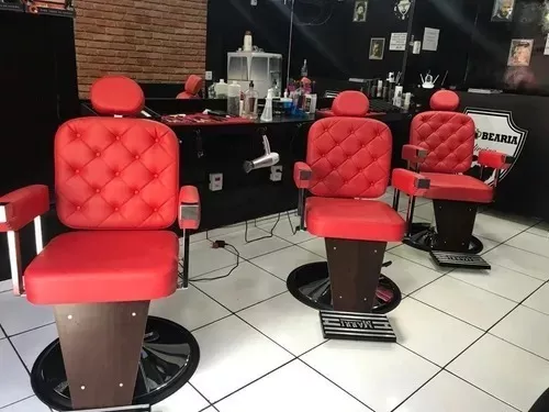 Cadeira Barbeiro Salão Reclinável Dubai Barber C/ Pé Cromado - R$ 2.959