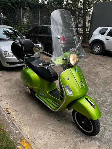 Vespa 300 Gts Super C/ Baul Y Casco. Año 2020 Unico Dueño