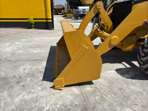 Retroexcavadora Caterpillar 415f 4x4 Año 2020