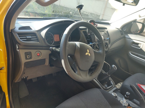 Imagem 9 de 15 de Mitsubishi L200 2.4 Triton Savana Cab. Dupla 4x4 4p