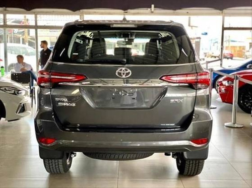 Imagem 6 de 9 de Toyota Hilux Sw4 2.8 D-4d Turbo Diesel Srx 7l 4x4