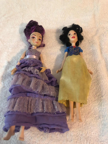 2 Muñecas Barbies Blanca Nieves Y Otra De Regalo