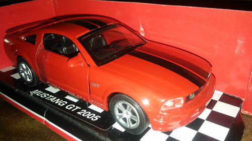 Perudiecast New Ray Mustang Gt 2005 Escala 1:32