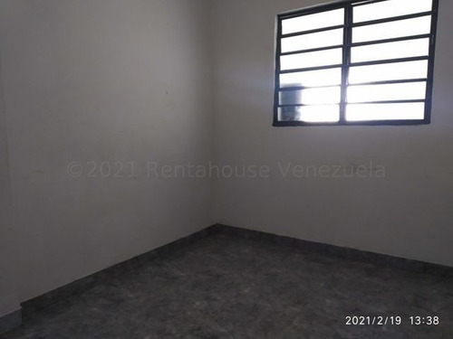 Imagen 11 de 14 de Venta Casa Urb. Av. Bolivar Norte 22-7034 Forg