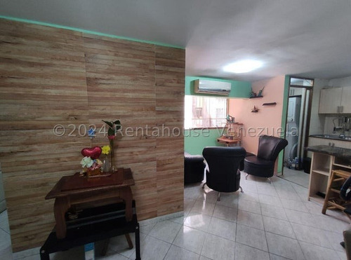 Centrico Y Lindo Apartamento En Venta En La Candelaria. Ch.