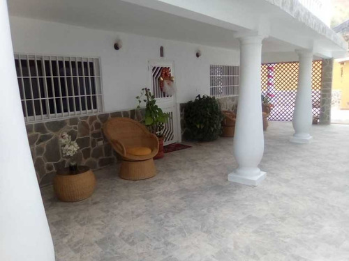 Imagen 3 de 21 de Quinta El Toro Las Delicias Maracay Aragua