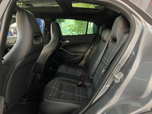 Imagem 7 de 14 de Mercedes Gla200 2015 1.6 Flex Cinza